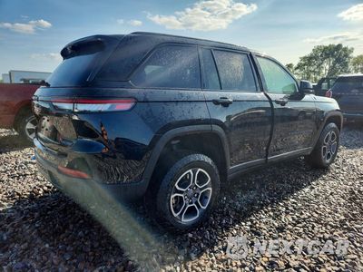 Trzecie zdjęcie samochodu z tyłu: 2024 JEEP GRAND CHEROKEE TRAILHAWK 4XE VIN:1C4RJYC6XR8956796 - miniatura
