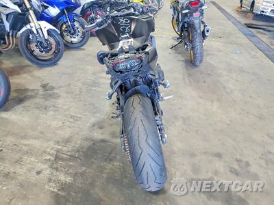 Czwarte zdjęcie samochodu z boku: 2025 YAMAHA MT09 VIN:JYARN94E8SA002980 - miniatura