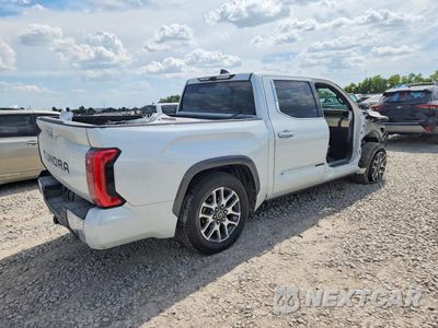 Trzecie zdjęcie samochodu z tyłu: 2023 TOYOTA TUNDRA 1794 EDITION HV VIN:5TFMC5AB0PX001950 - miniatura