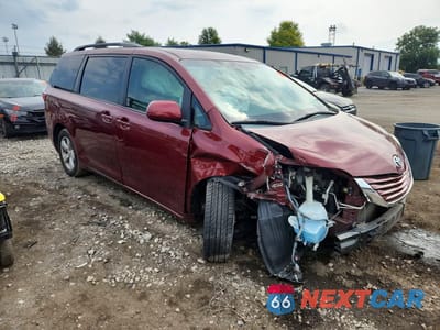 Czwarte zdjęcie samochodu z boku: 2015 TOYOTA SIENNA LE VIN:5TDKK3DC4FS528154 - miniatura