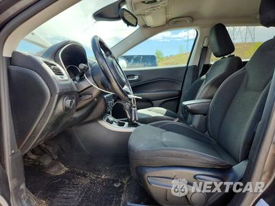 Zdjęcie 7 z 13 samochodu: 2017 JEEP COMPASS SPORT VIN:3C4NJDAB2HT642194 - miniatura