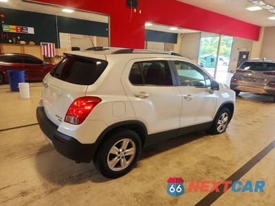 Trzecie zdjęcie samochodu z tyłu: 2016 CHEVROLET TRAX 1LT VIN:KL7CJPSB2GB632608 - miniatura