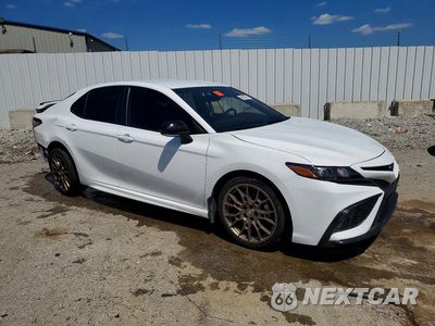 Czwarte zdjęcie samochodu z boku: 2023 TOYOTA CAMRY HYBRID SE NIGHTSHADE VIN:4T1T31AK0PU057193 - miniatura
