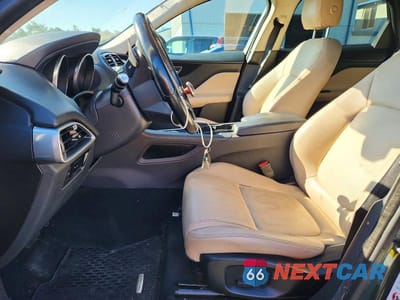 Zdjęcie 7 z 13 samochodu: 2017 JAGUAR F-PACE PREMIUM VIN:SADCJ2BV6HA499671 - miniatura