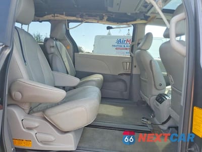 Zdjęcie 11 z 13 samochodu: 2013 TOYOTA SIENNA XLE 8-PASSENGER VIN:5TDYK3DC4DS299403 - miniatura