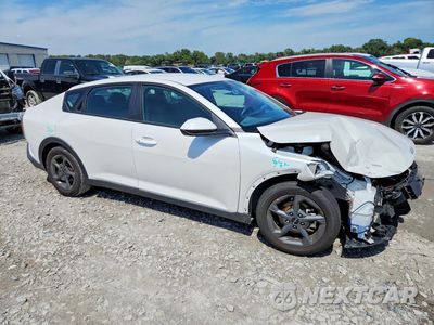 Czwarte zdjęcie samochodu z boku: 2025 KIA K4 LXS VIN:3KPFT4DE0SE100012 - miniatura