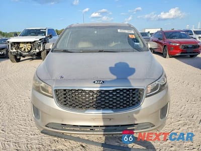Piąte zdjęcie samochodu w środku: 2016 KIA SEDONA LX VIN:KNDMB5C19G6111330 - miniatura