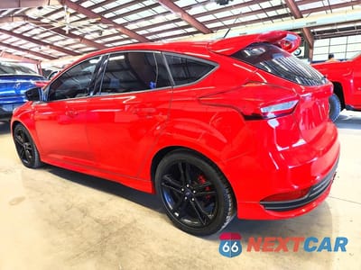 Drugie zdjęcie samochodu z przodu: 2017 FORD FOCUS ST VIN:1FADP3L93HL218328 - miniatura