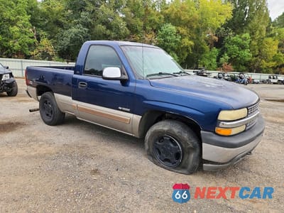 Czwarte zdjęcie samochodu z boku: 2002 CHEVROLET SILVERADO K1500 VIN:1GCEK14T72Z311885 - miniatura