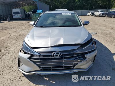 Piąte zdjęcie samochodu w środku: 2019 HYUNDAI ELANTRA VALUE EDITION VIN:5NPD84LF9KH479297 - miniatura