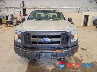 Piąte zdjęcie samochodu w środku: 2016 FORD F150 VIN:1FTMF1E85GFA80827 - miniatura