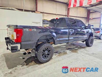 Trzecie zdjęcie samochodu z tyłu: 2017 FORD F350 SUPER DUTY VIN:1FT8W3BTXHEE63031 - miniatura