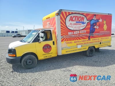 2004 CHEVROLET EXPRESS BOX TRUCK 1GBJG31U341159733 - główne zdjęcie licytacji z USA - miniatura