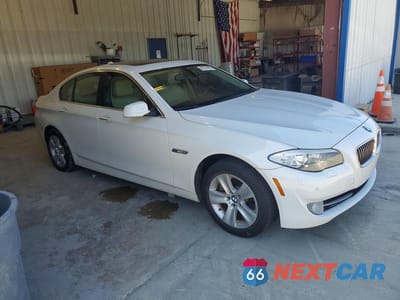 Czwarte zdjęcie samochodu z boku: 2012 BMW 528 I VIN:WBAXG5C52CDX04886 - miniatura