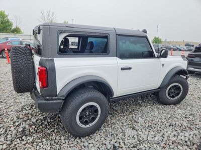 Trzecie zdjęcie samochodu z tyłu: 2022 FORD BRONCO BASE VIN:1FMDE5CH5NLB82734 - miniatura