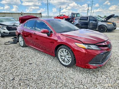 Czwarte zdjęcie samochodu z boku: 2018 TOYOTA CAMRY HYBRID XLE VIN:4T1B21HK7JU501794 - miniatura