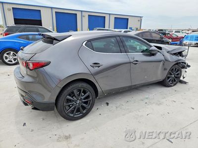 Trzecie zdjęcie samochodu z tyłu: 2025 MAZDA 3 PREMIUM PLUS VIN:JM1BPBNY6S1788603 - miniatura