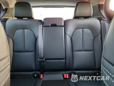 Zdjęcie 10 z 13 samochodu: 2025 VOLVO XC40 PLUS VIN:YV4L12UC1S2495825 - miniatura
