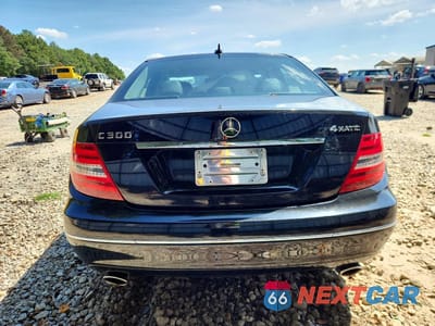 Zdjęcie 6 z 13 samochodu: 2014 MERCEDES-BENZ C 300 4MATIC VIN:WDDGF8AB8ER325032 - miniatura