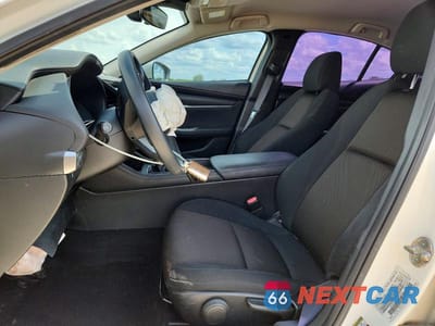 Zdjęcie 7 z 13 samochodu: 2021 MAZDA 3 VIN:JM1BPAAL4M1332235 - miniatura