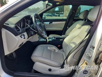Zdjęcie 7 z 13 samochodu: 2012 MERCEDES-BENZ C 250 VIN:WDDGF4HBXCA615864 - miniatura