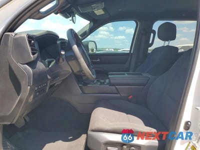 Zdjęcie 7 z 12 samochodu: 2025 TOYOTA TUNDRA SR5 VIN:5TFLA5AB6SX041623 - miniatura