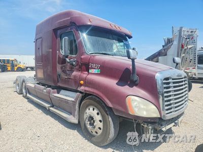 Czwarte zdjęcie samochodu z boku: 2014 FREIGHTLINER CASCADIA SEMI TRUCK VIN:3AKJGLDV1ESFP0411 - miniatura