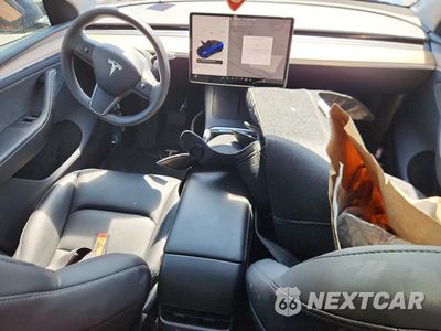 Zdjęcie 8 z 13 samochodu: 2024 TESLA MODEL Y VIN:7SAYGDEE8RA237151 - miniatura