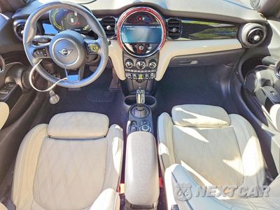 Zdjęcie 8 z 12 samochodu: 2022 MINI COOPER SE VIN:WMW13DJ02N2P99578 - miniatura