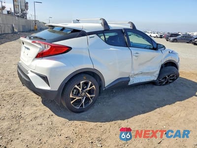 Trzecie zdjęcie samochodu z tyłu: 2021 TOYOTA C-HR XLE VIN:NMTKHMBX9MR139337 - miniatura