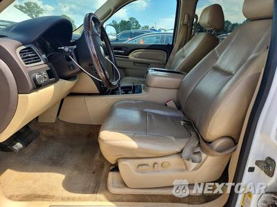 Zdjęcie 7 z 13 samochodu: 2012 GMC YUKON XL DENALI VIN:1GKS2MEFXCR184245 - miniatura