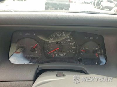 Zdjęcie 9 z 13 samochodu: 2005 MERCURY GRAND MARQUIS GS VIN:2MEFM74W55X620582 - miniatura
