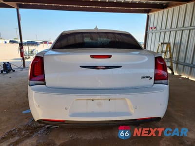 Zdjęcie 6 z 12 samochodu: 2022 CHRYSLER 300 S VIN:2C3CCABG5NH127161 - miniatura