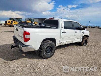 Trzecie zdjęcie samochodu z tyłu: 2021 TOYOTA TUNDRA CREWMAX SR5 VIN:5TFEY5F15MX299817 - miniatura