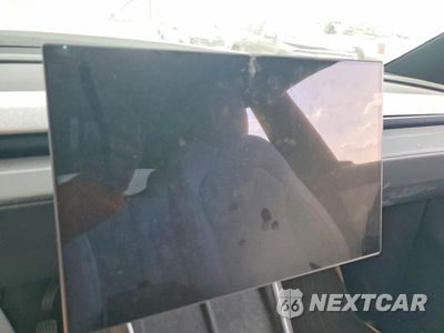 Zdjęcie 9 z 12 samochodu: 2026 TESLA MODEL Y VIN:7SAYGDEE1TA688090 - miniatura