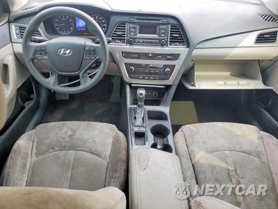 Zdjęcie 8 z 12 samochodu: 2017 HYUNDAI SONATA SE VIN:5NPE24AF1HH472894 - miniatura