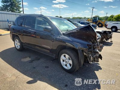 Czwarte zdjęcie samochodu z boku: 2016 JEEP COMPASS LATITUDE VIN:1C4NJCEA9GD744219 - miniatura