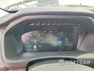 Zdjęcie 9 z 13 samochodu: 2016 VOLVO XC90 T6 VIN:YV4A22PK6G1031255 - miniatura