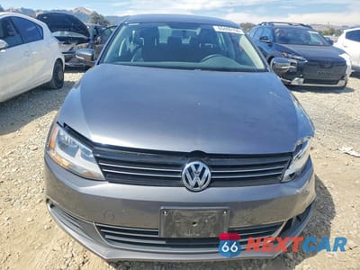 Piąte zdjęcie samochodu w środku: 2013 VOLKSWAGEN JETTA SE VIN:3VWDP7AJXDM426999 - miniatura