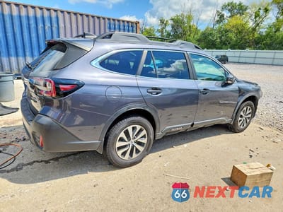 Trzecie zdjęcie samochodu z tyłu: 2020 SUBARU OUTBACK PREMIUM VIN:4S4BTACC6L3100288 - miniatura