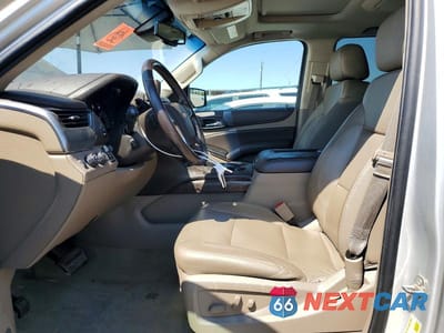 Zdjęcie 7 z 14 samochodu: 2016 CHEVROLET SUBURBAN K1500 LT VIN:1GNSKHKC6GR185578 - miniatura