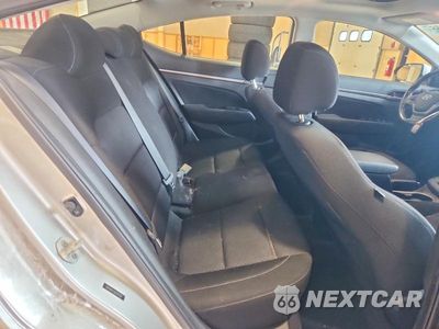 Zdjęcie 10 z 12 samochodu: 2018 HYUNDAI ELANTRA VALUE EDITION VIN:5NPD84LF3JH347439 - miniatura