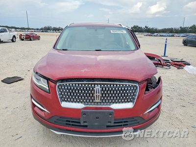 Piąte zdjęcie samochodu w środku: 2019 LINCOLN MKC VIN:5LMCJ1C90KUL18909 - miniatura