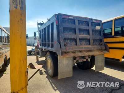Drugie zdjęcie samochodu z przodu: 2001 STERLING L7500 DUMP TRUCK VIN:2FZAASAK51AH72972 - miniatura