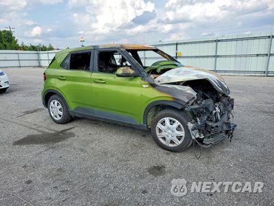 Czwarte zdjęcie samochodu z boku: 2020 HYUNDAI VENUE SE VIN:KMHRB8A3XLU019317 - miniatura