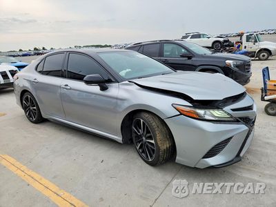 Czwarte zdjęcie samochodu z boku: 2019 TOYOTA CAMRY XSE VIN:4T1B61HK8KU188924 - miniatura