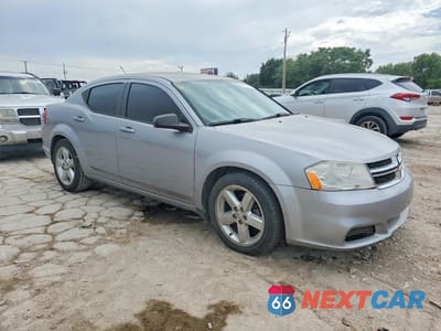 Czwarte zdjęcie samochodu z boku: 2013 DODGE AVENGER SE VIN:1C3CDZAB0DN541388 - miniatura