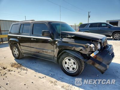 Czwarte zdjęcie samochodu z boku: 2014 JEEP PATRIOT SPORT VIN:1C4NJPBA4ED632419 - miniatura