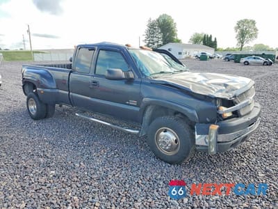 Czwarte zdjęcie samochodu z boku: 2004 CHEVROLET SILVERADO K3500 VIN:1GCJK39254E295061 - miniatura