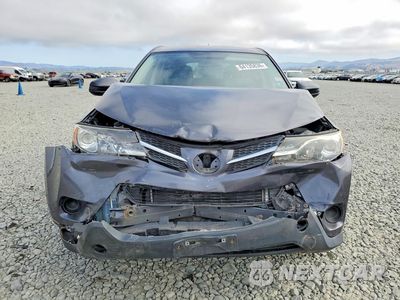 Piąte zdjęcie samochodu w środku: 2015 TOYOTA RAV4 LE VIN:JTMZFREV8FJ052669 - miniatura